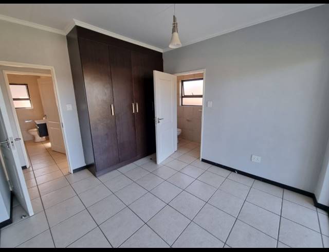 2 BEDROOM APARTMENT FOR SALE IN OAKDENE